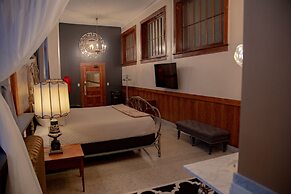 School 31 Lofts at Colors Studios