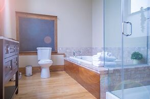 School 31 Lofts at Colors Studios