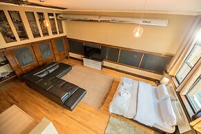 School 31 Lofts at Colors Studios