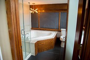 School 31 Lofts at Colors Studios