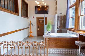 School 31 Lofts at Colors Studios