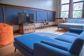 School 31 Lofts at Colors Studios