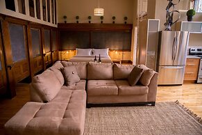 School 31 Lofts at Colors Studios