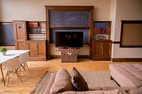 School 31 Lofts at Colors Studios