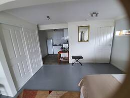 Applebay Guest House