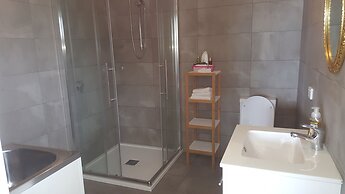 Applebay Guest House