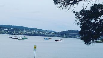 Applebay Guest House