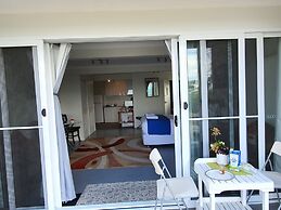 Applebay Guest House