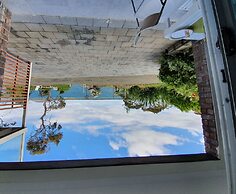 Applebay Guest House