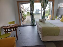 Applebay Guest House