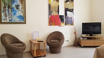 Home-Hotel Mikhaylovskiy per. 9B-2