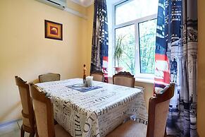 Home-Hotel Pushkinskaya 2-4-7