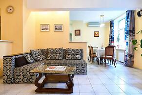 Home-Hotel Pushkinskaya 2-4-7