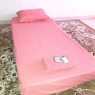 Almira Homestay near Airport - Hostel