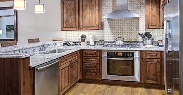 Ritz Carlton #5 2 Bedroom Condo by RedAwning