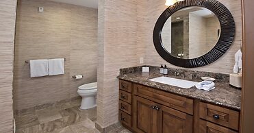 Ritz Carlton #5 2 Bedroom Condo by RedAwning