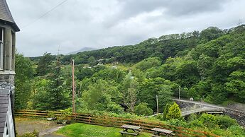 Plas Penaeldroch Manor