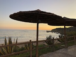 Borda d'Água, Praia da Oura
