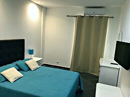 Borda d'Água, Praia da Oura