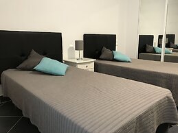 Borda d'Água, Praia da Oura