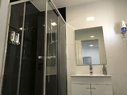 Borda d'Água, Praia da Oura