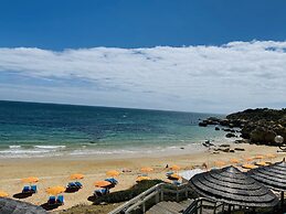 Borda d'Água, Praia da Oura