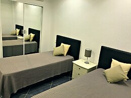 Borda d'Água, Praia da Oura