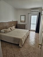 Borda d'Água, Praia da Oura