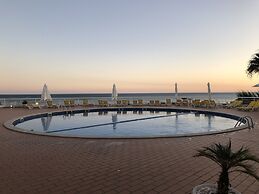 Borda d'Água, Praia da Oura