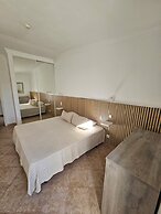 Borda d'Água, Praia da Oura