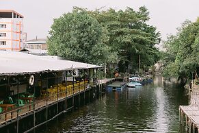 Rimnam Hotel Suk Sawat 70