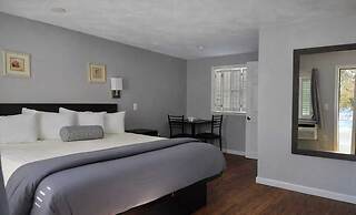 Hamilton Village Inn