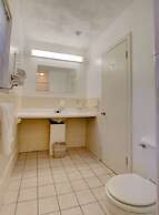 Hamilton Village Inn