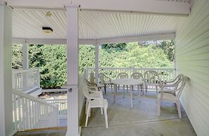 Hamilton Village Inn