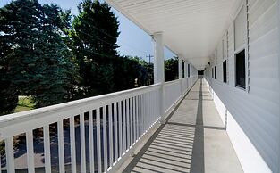 Hamilton Village Inn