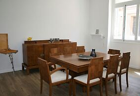 Neoclassical ART-House Bhive