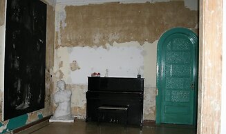 Neoclassical ART-House Bhive