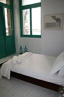 Neoclassical ART-House Bhive