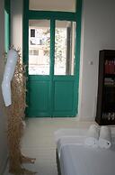 Neoclassical ART-House Bhive