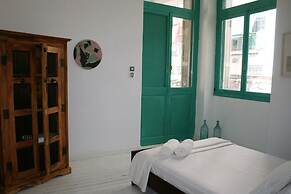 Neoclassical ART-House Bhive