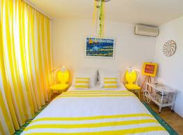 Yellow Lilly Mostar Apartment