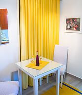 Yellow Lilly Mostar Apartment
