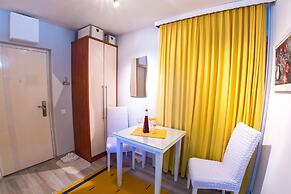 Yellow Lilly Mostar Apartment