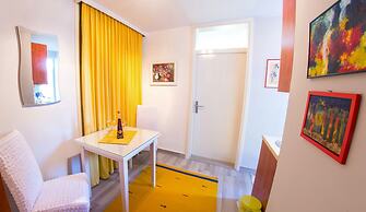 Yellow Lilly Mostar Apartment