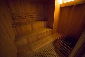 Lujosa Torre. Pool Gym