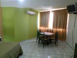 Aparta Hotel Jardines Metropolitanos