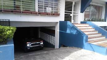 Aparta Hotel Jardines Metropolitanos