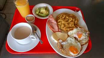 Aparta Hotel Jardines Metropolitanos