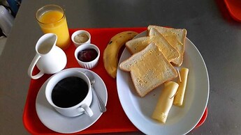 Aparta Hotel Jardines Metropolitanos