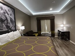 Super 8 by Wyndham Kingwood Houston North